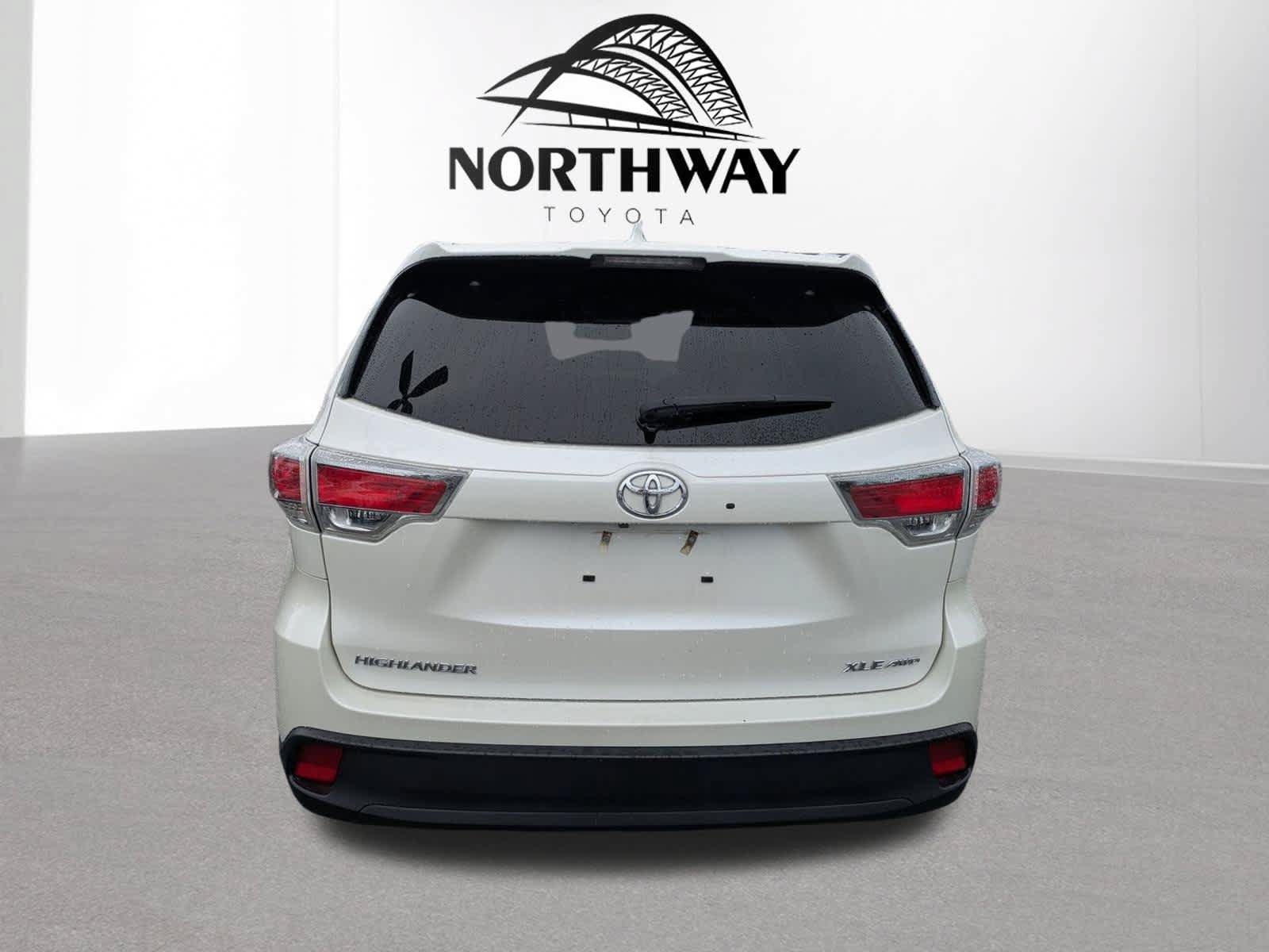 Used 2015 Toyota Highlander XLE AWD/4WD image 4