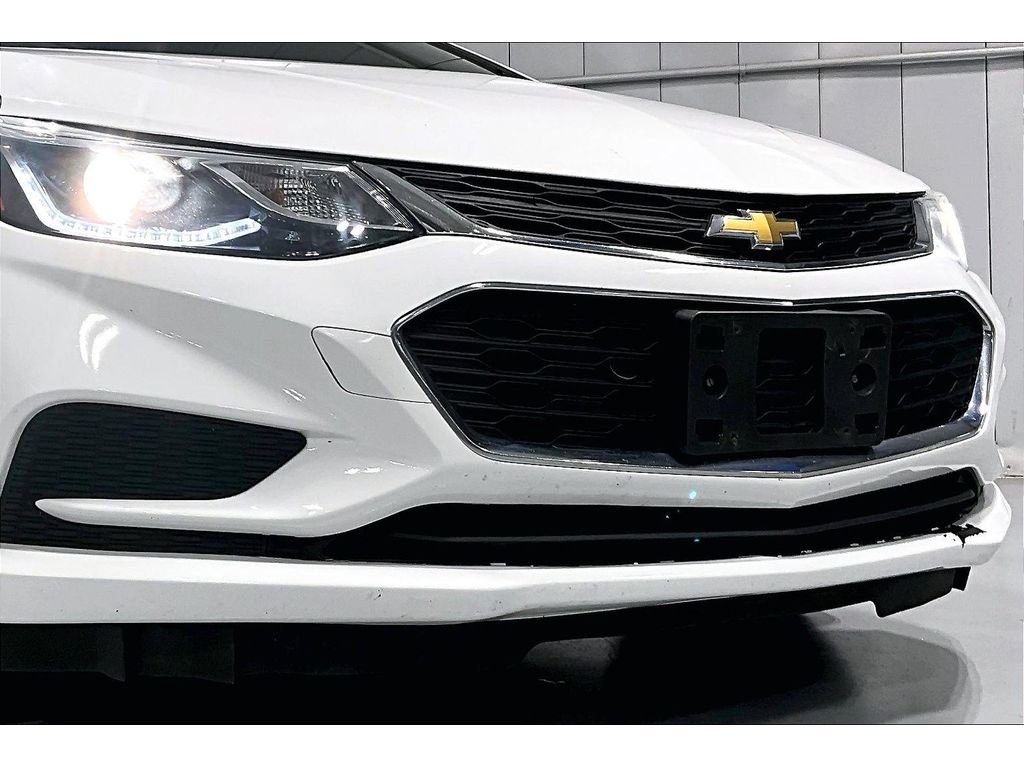 Used 2018 Chevrolet Cruze LT FWD image 31