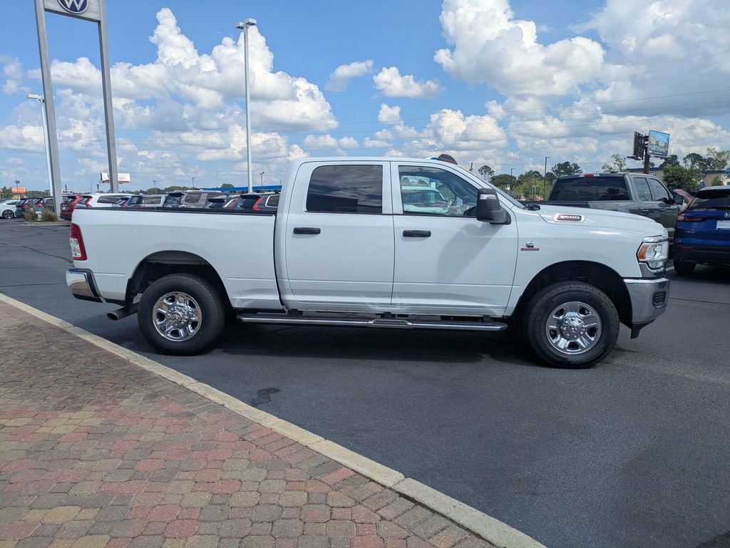 Used 2023 RAM 3500 Tradesman w/ Chrome Appearance Group AWD/4WD image 4