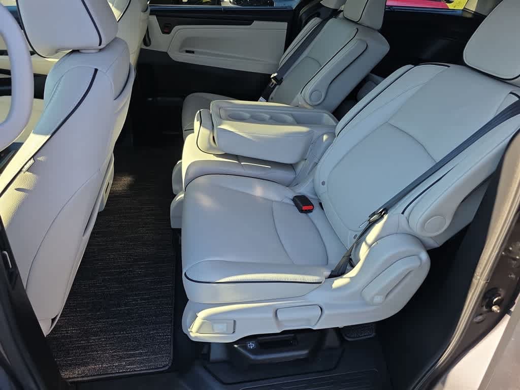 Certified 2026 Honda Odyssey Touring image 16