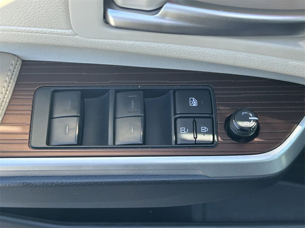 Used 2023 Toyota Sienna XLE image 29