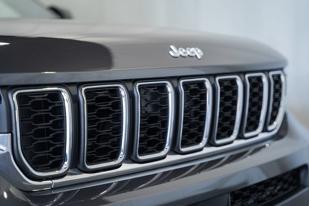 New 2026 Jeep Grand Cherokee L 4WD image 12