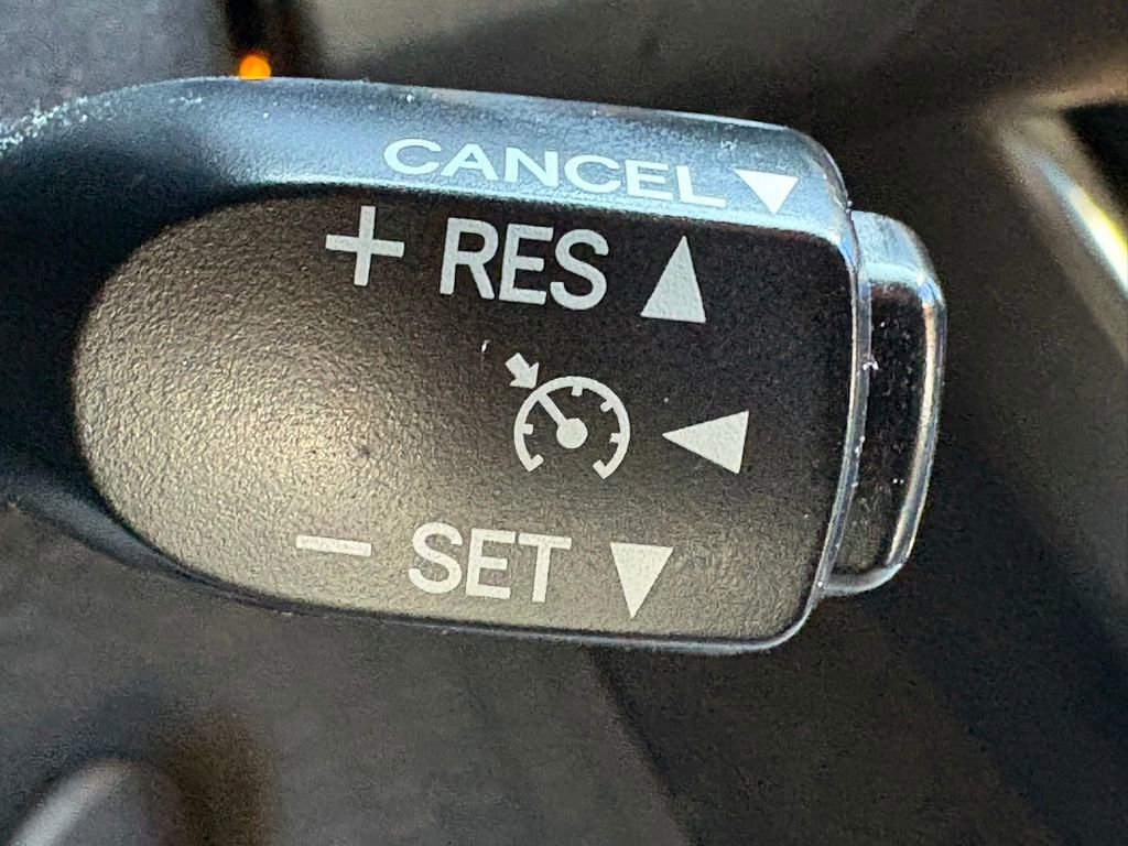 Used 2014 Toyota Avalon Limited FWD image 16