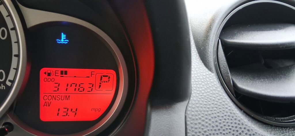 Used 2011 MAZDA MAZDA2 Touring image 10