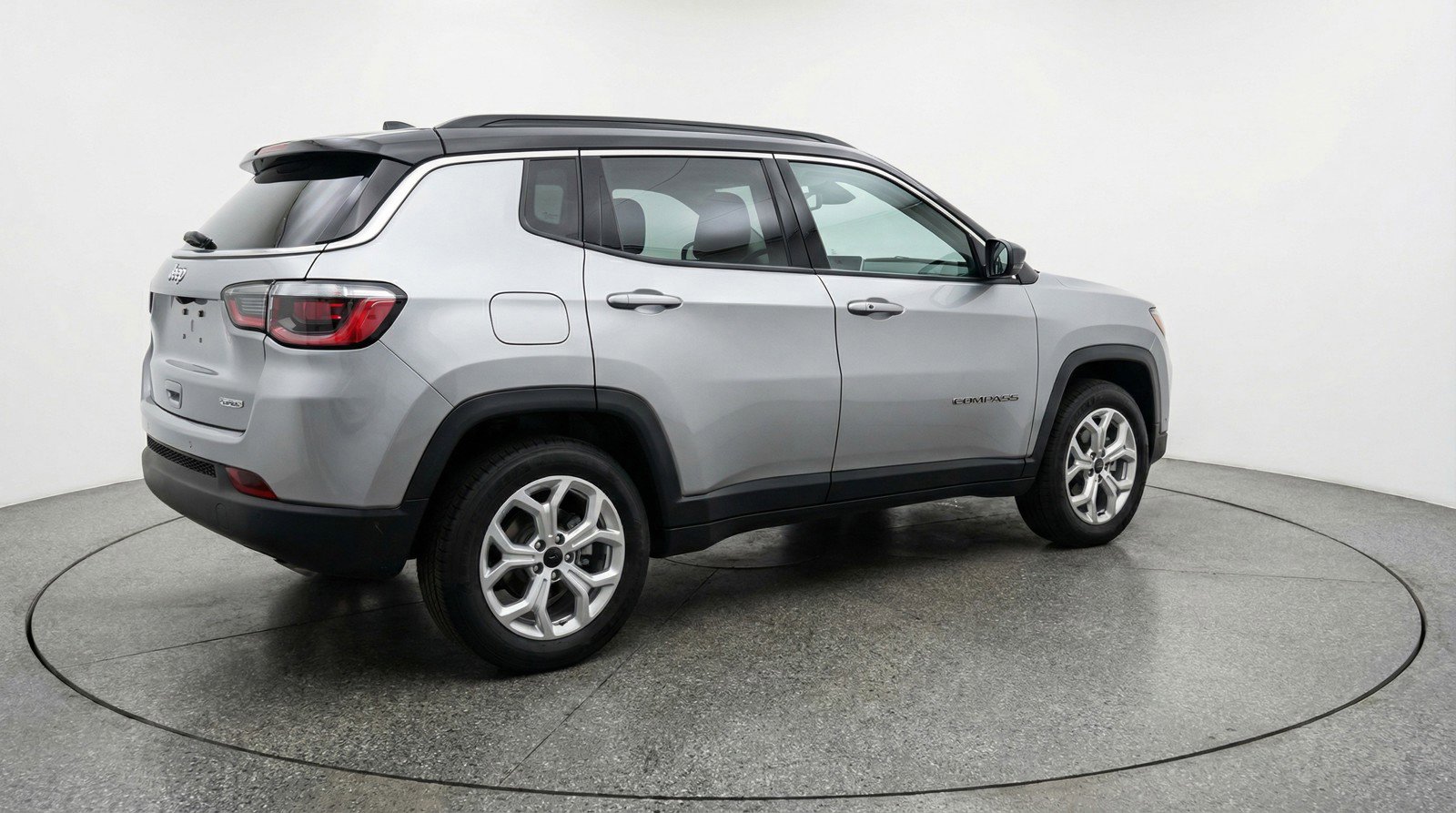 Used 2025 Jeep Compass Latitude AWD/4WD image 9