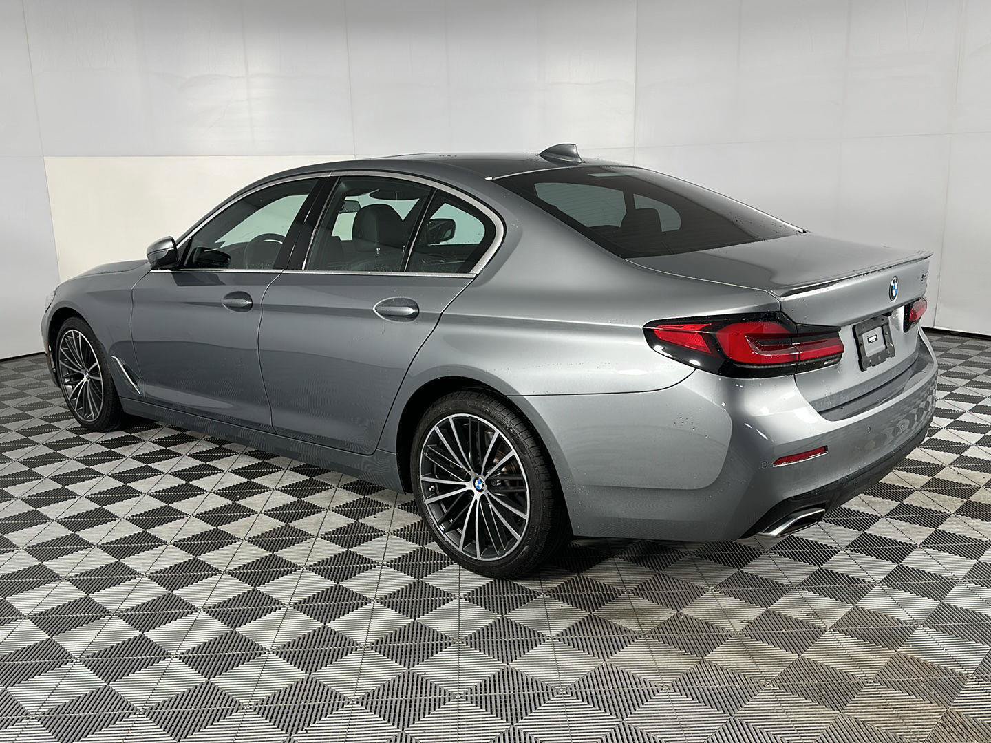 Used 2023 BMW 540i xDrive w/ Premium Package AWD/4WD image 27