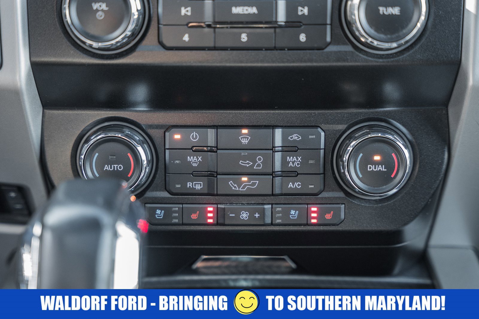 Used 2020 Ford F150 Lariat image 28