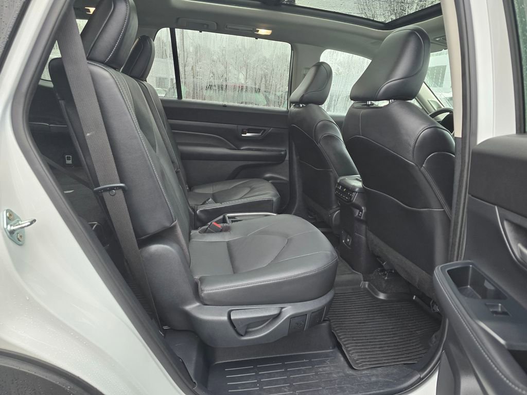 Certified 2024 Toyota Grand Highlander Platinum image 13