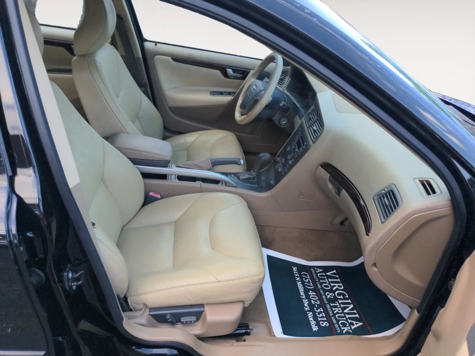 Used 2002 Volvo V70 Cross Country AWD/4WD image 12