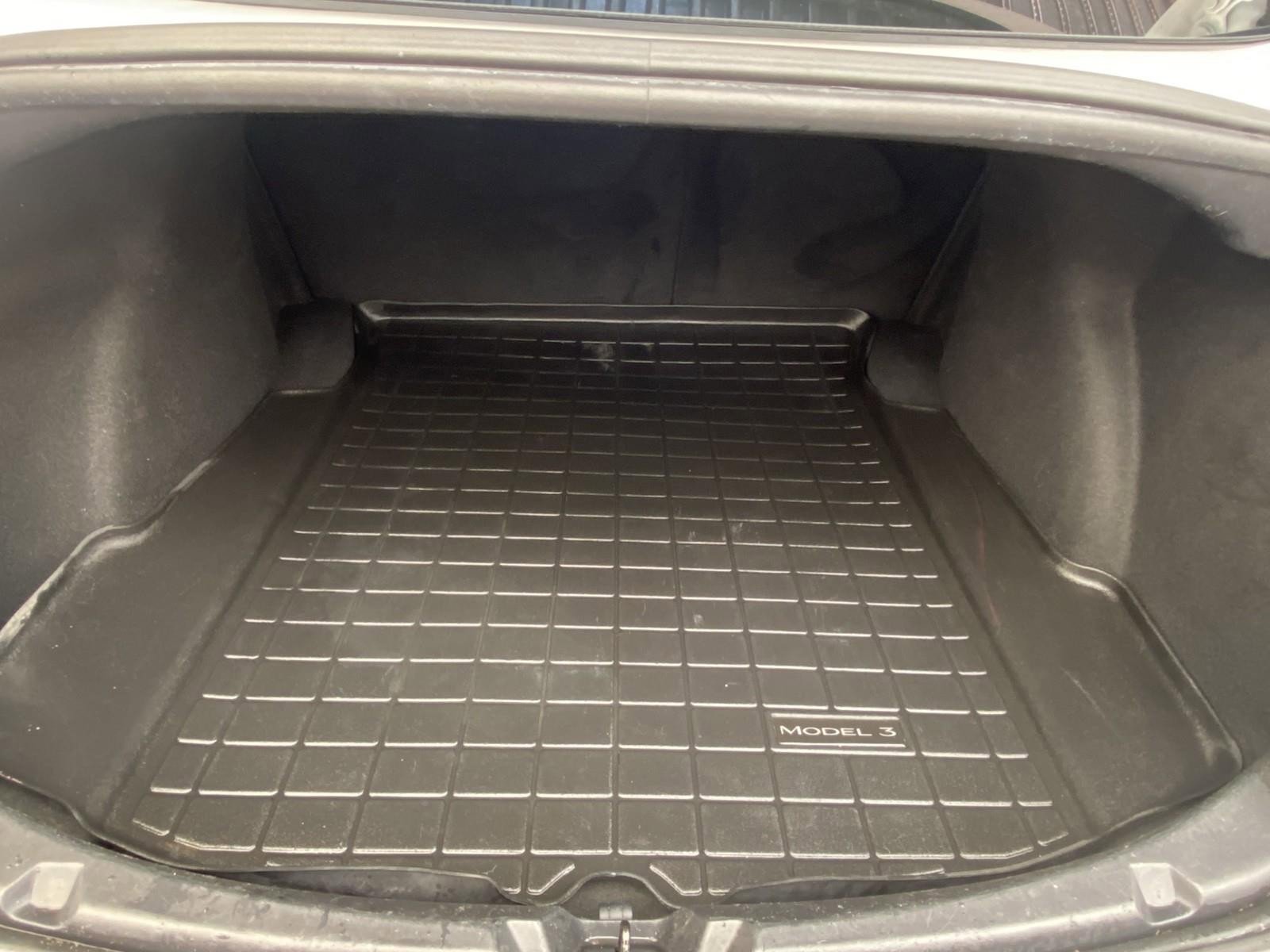 Used 2018 Tesla Model 3 Performance image 17