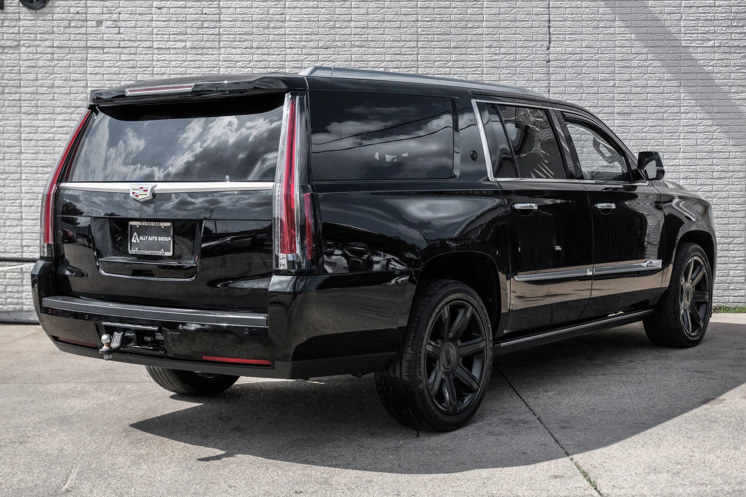 Used 2015 Cadillac Escalade ESV Premium AWD/4WD image 7