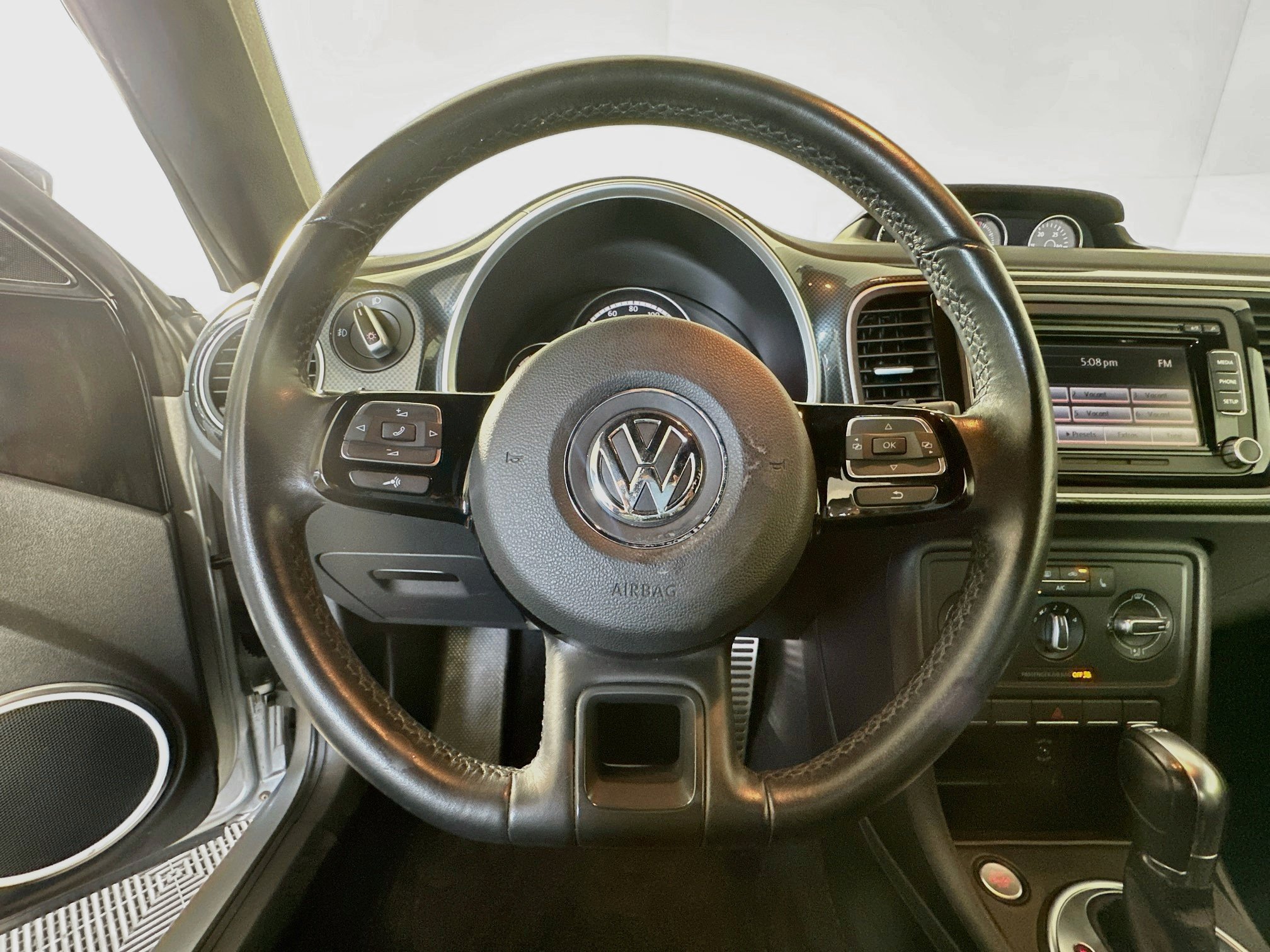 Used 2013 Volkswagen Beetle 2.0T FWD image 17