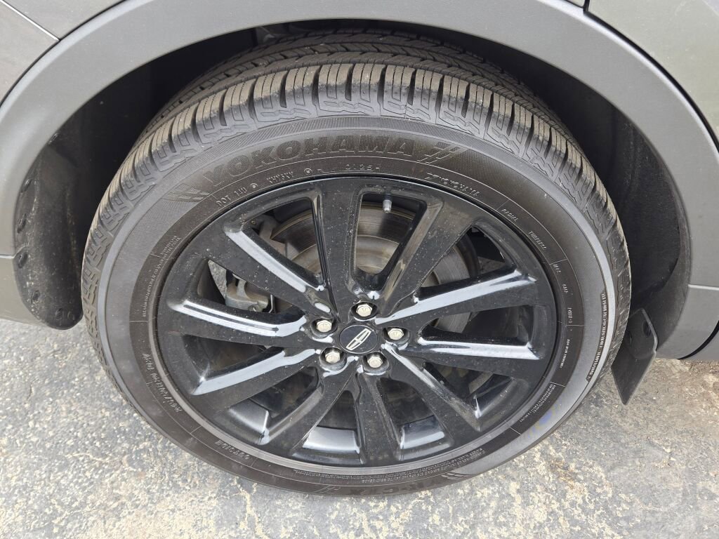 Used 2021 Lincoln Nautilus Reserve w/ Monochromatic Package image 17