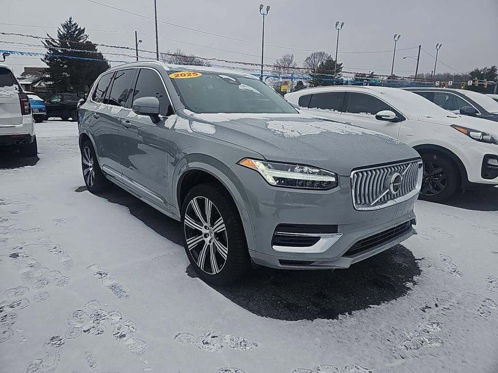 Used 2025 Volvo XC90 T8 Plus w/ Protection Package Premier image 14