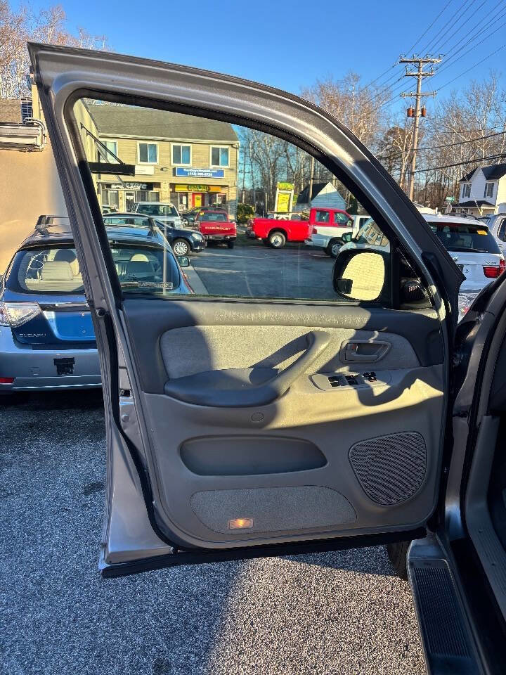 Used 2005 Toyota Sequoia SR5 image 13