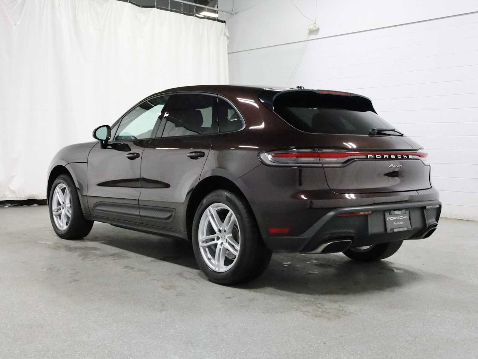 Certified 2023 Porsche Macan Turbo AWD/4WD image 3