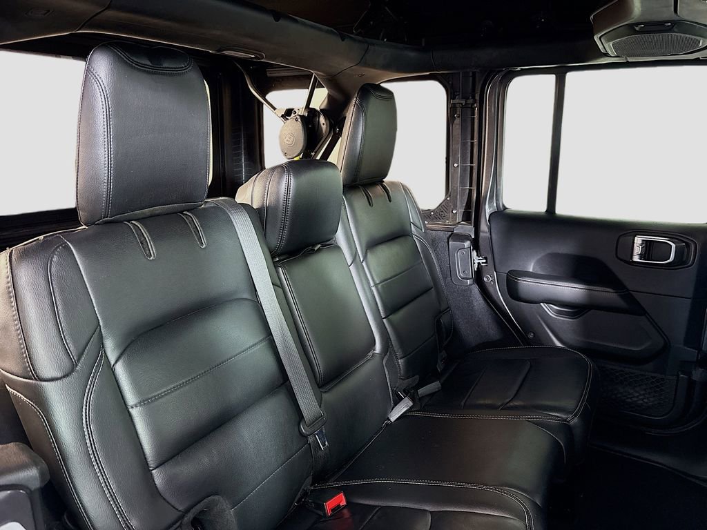 Used 2019 Jeep Wrangler Unlimited Sahara image 30