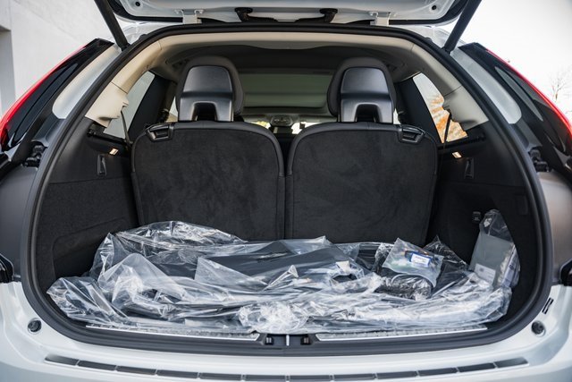Certified 2025 Volvo XC90 T8 Plus w/ Protection Package Premier image 9