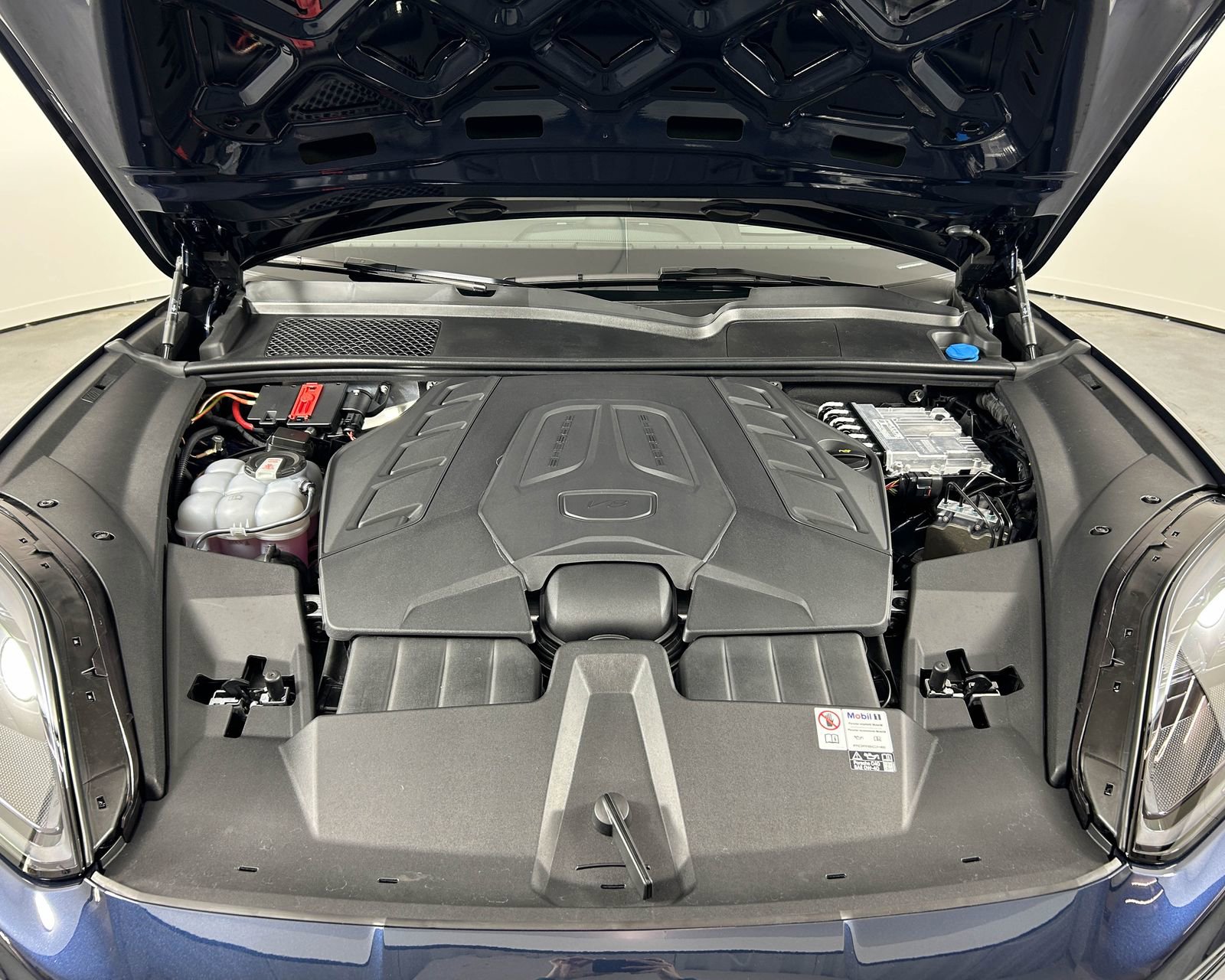 Used 2024 Porsche Cayenne Turbo GT image 30