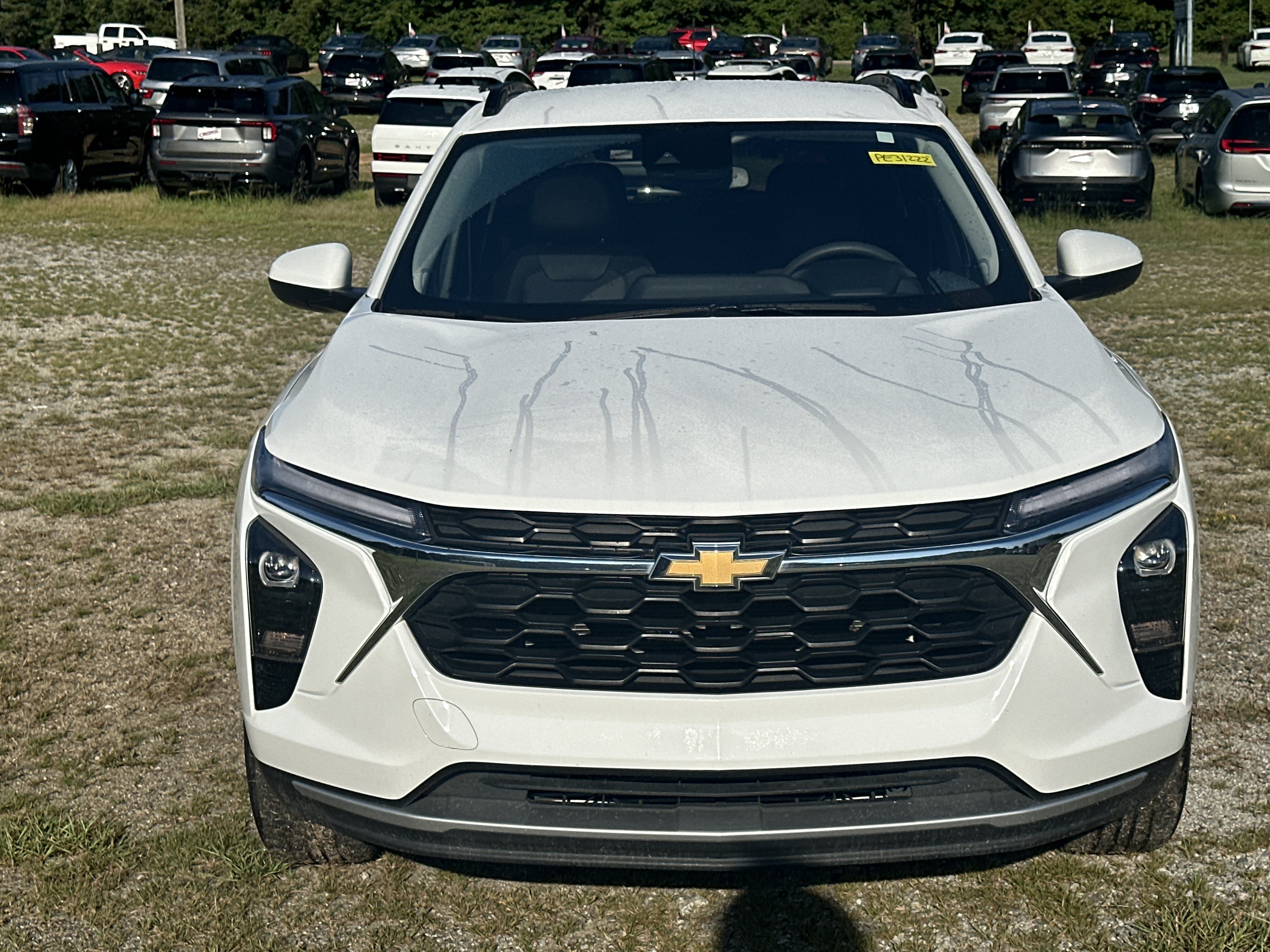 Used 2025 Chevrolet Trax LT FWD image 2