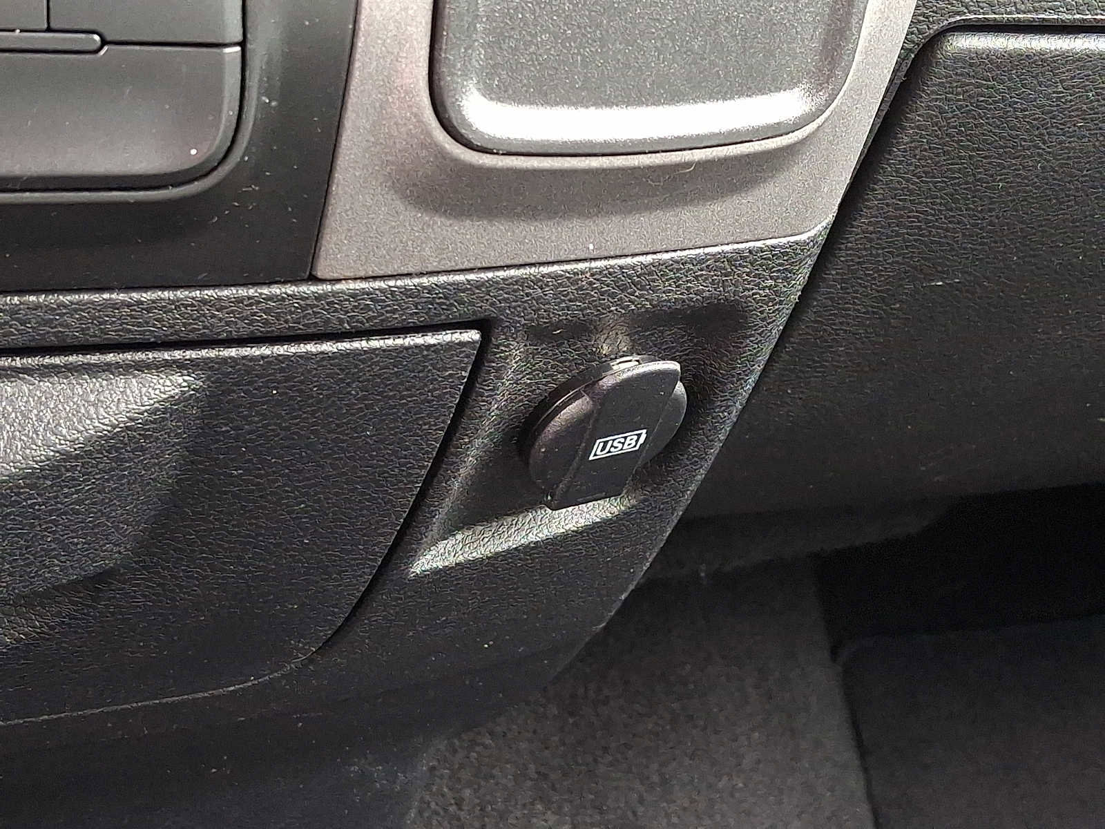 Used 2018 RAM 1500 Express AWD/4WD image 22