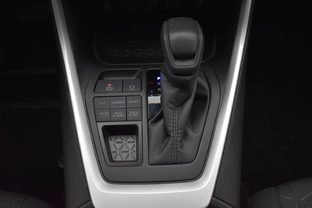 Used 2025 Toyota RAV4 XLE AWD/4WD image 28