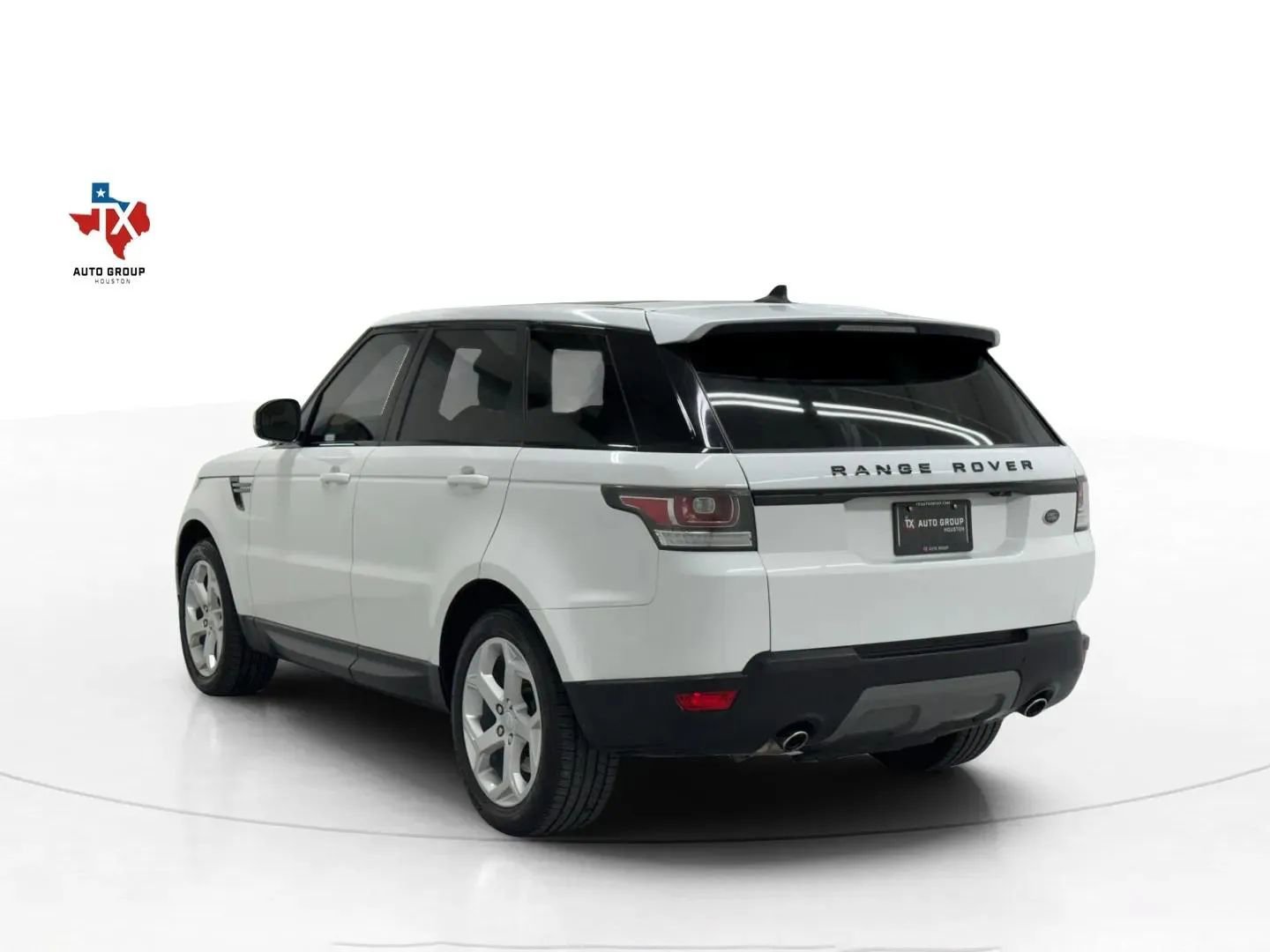 Used 2016 Land Rover Range Rover Sport SE image 4