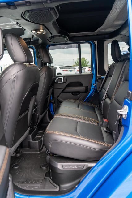 Used 2023 Jeep Wrangler Unlimited Sahara AWD/4WD image 12