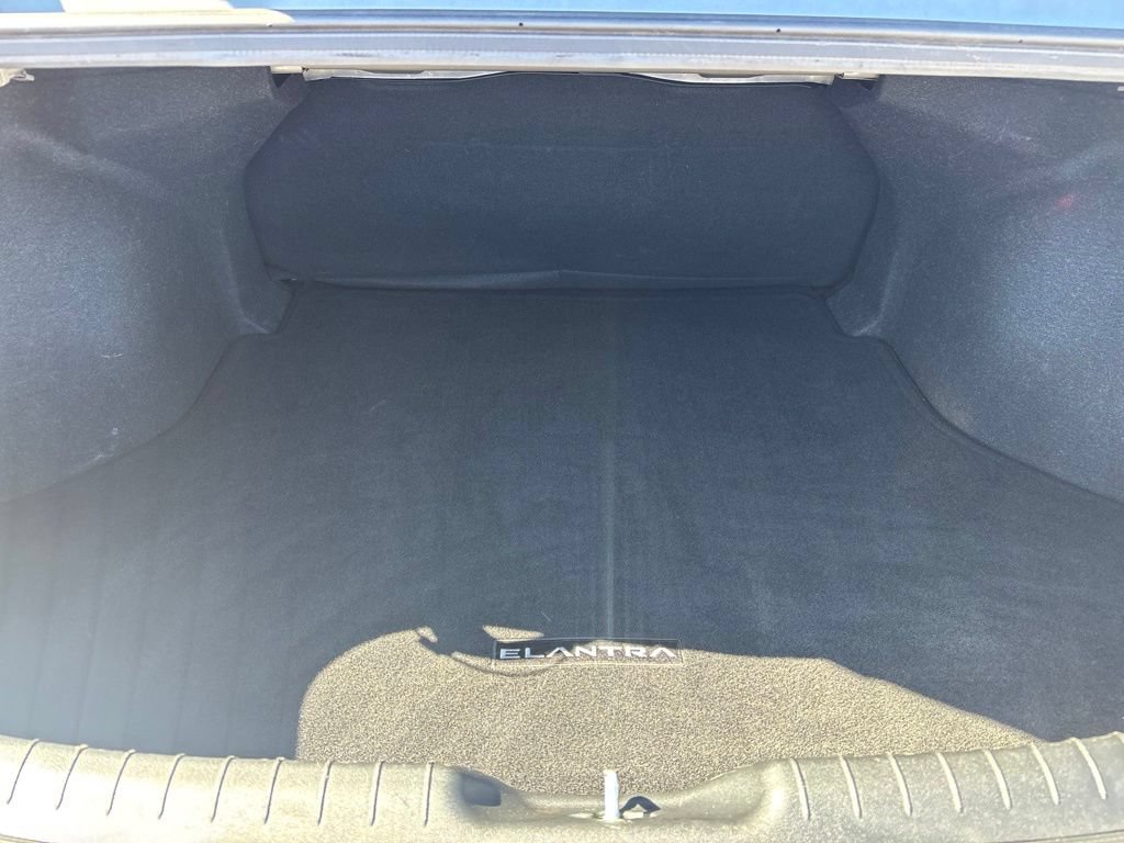 Used 2024 Hyundai Elantra Blue FWD image 15