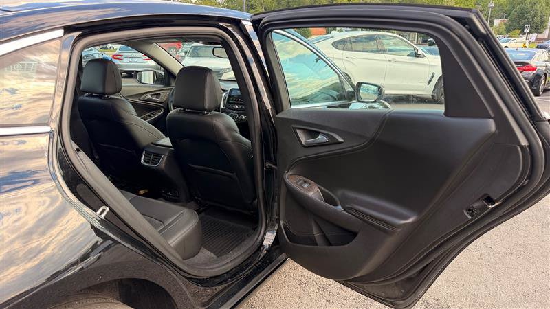Used 2018 Chevrolet Malibu Premier w/ Premier Sun and Wheel Package FWD image 39