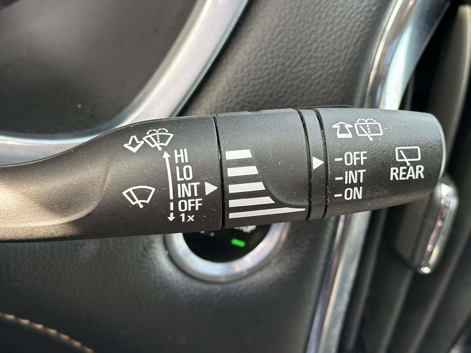 Used 2019 Chevrolet Traverse LT w/ LT Premium Package AWD/4WD image 23