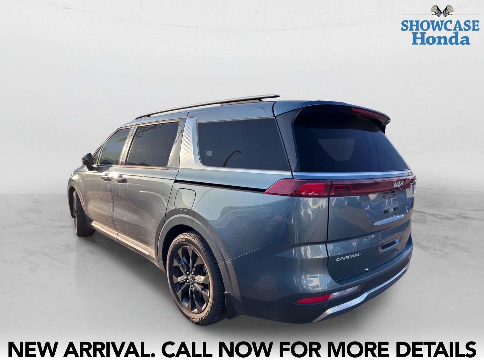 Used 2023 Kia Carnival SX Prestige FWD image 4