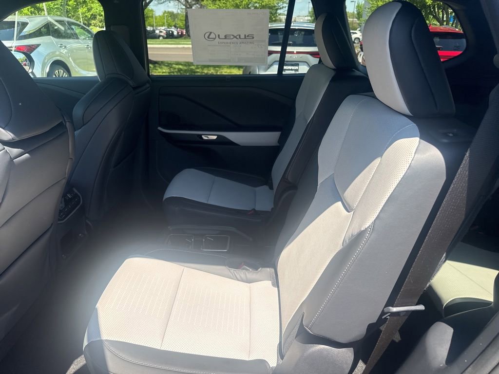 New 2026 Lexus TX 500h AWD image 8