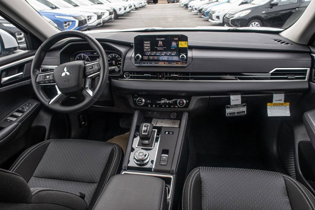 New 2025 Mitsubishi Outlander ES AWD/4WD image 15