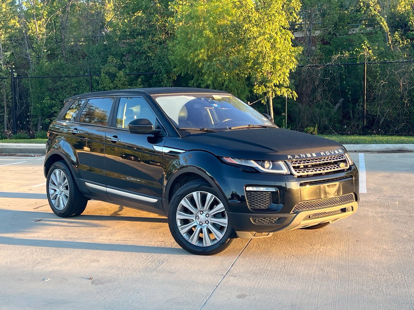Used 2018 Land Rover Range Rover Evoque HSE AWD/4WD image 1