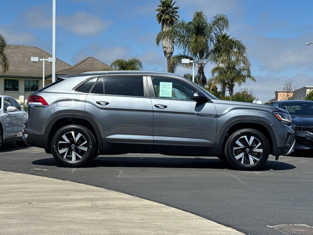 Used 2023 Volkswagen Atlas Cross Sport SE FWD image 3