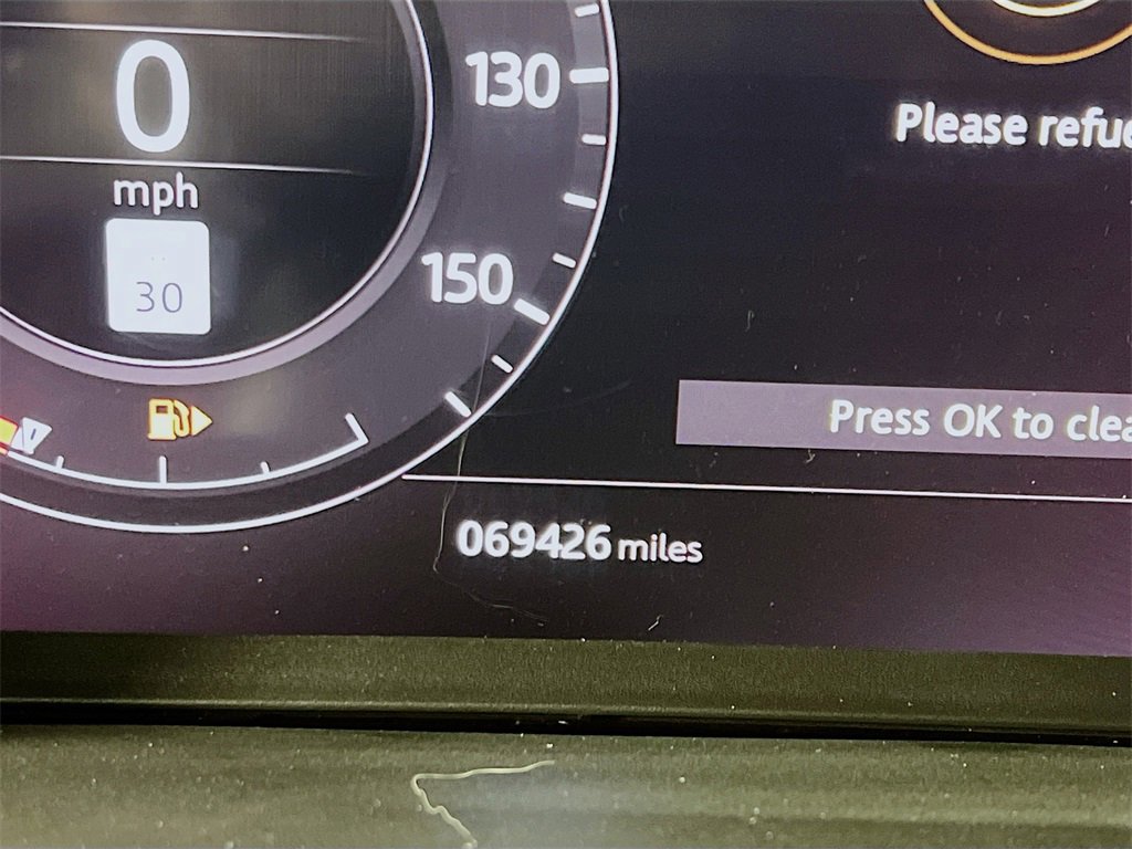 Used 2019 Land Rover Range Rover Velar R-Dynamic SE image 12