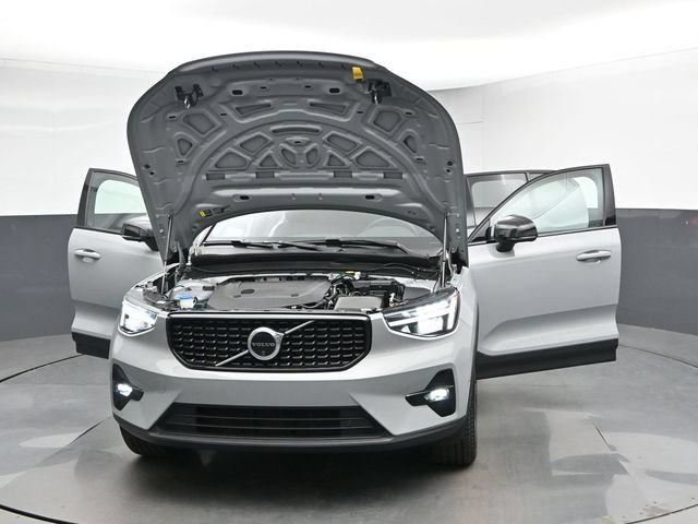 Used 2025 Volvo XC40 B5 Plus AWD/4WD image 53