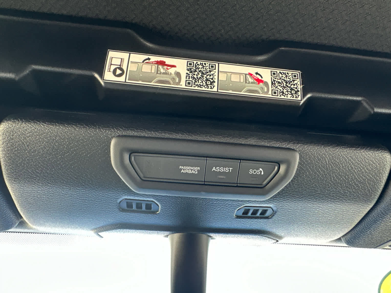 Used 2023 Jeep Wrangler Sahara w/ Cold Weather Group image 35