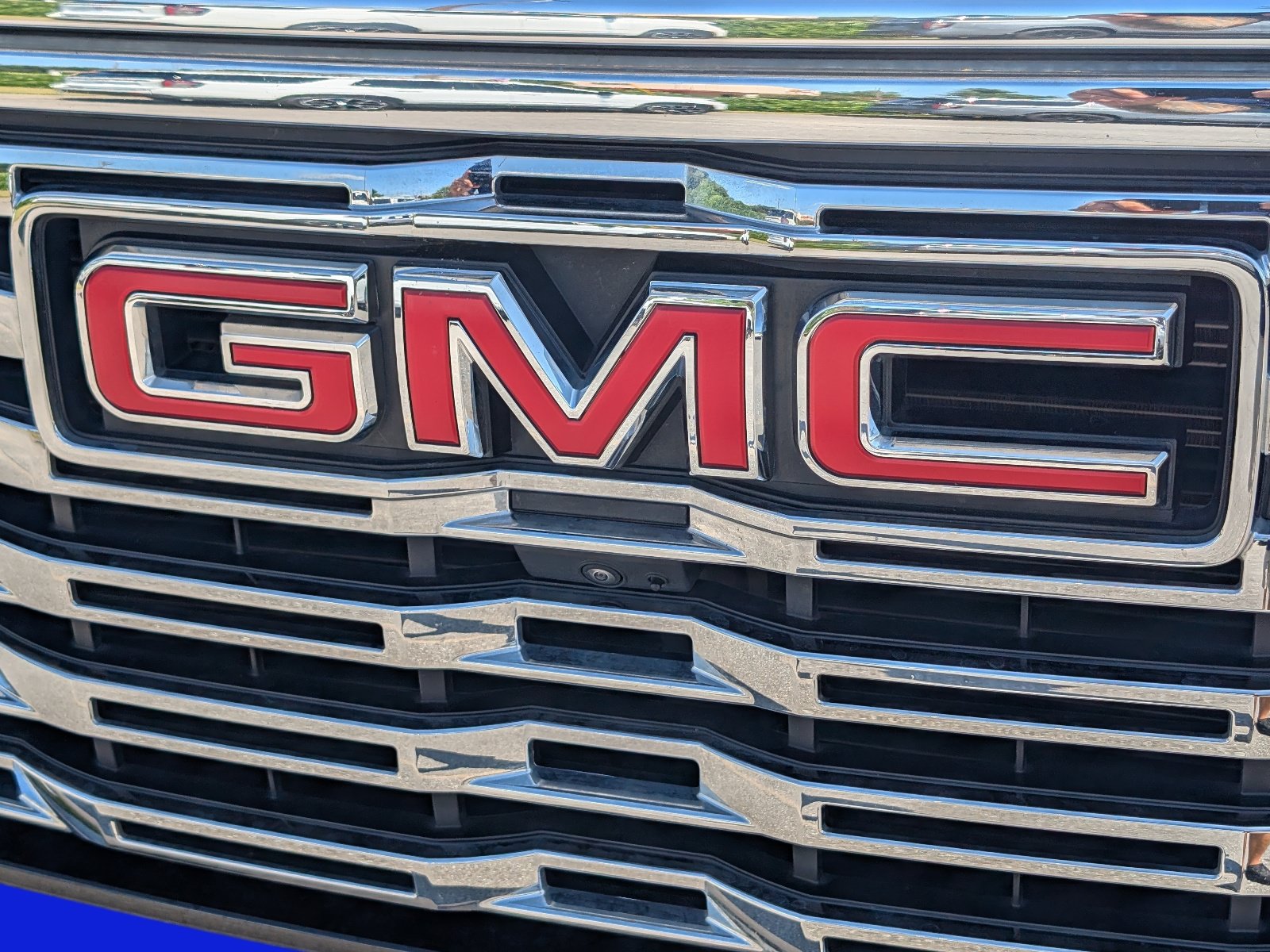 Used 2025 GMC Sierra 1500 Denali w/ Technology Package AWD/4WD image 3