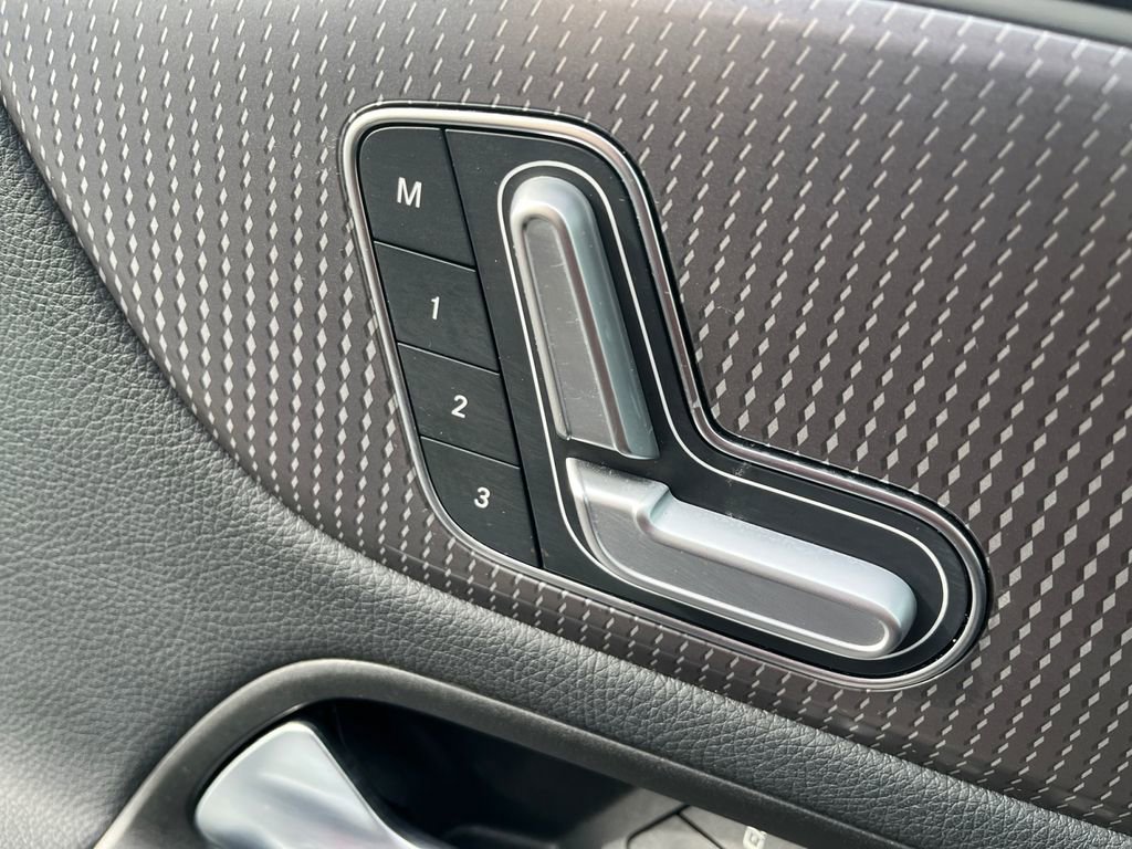 Certified 2023 Mercedes-Benz GLA 250 4MATIC w/ Premium Package image 19