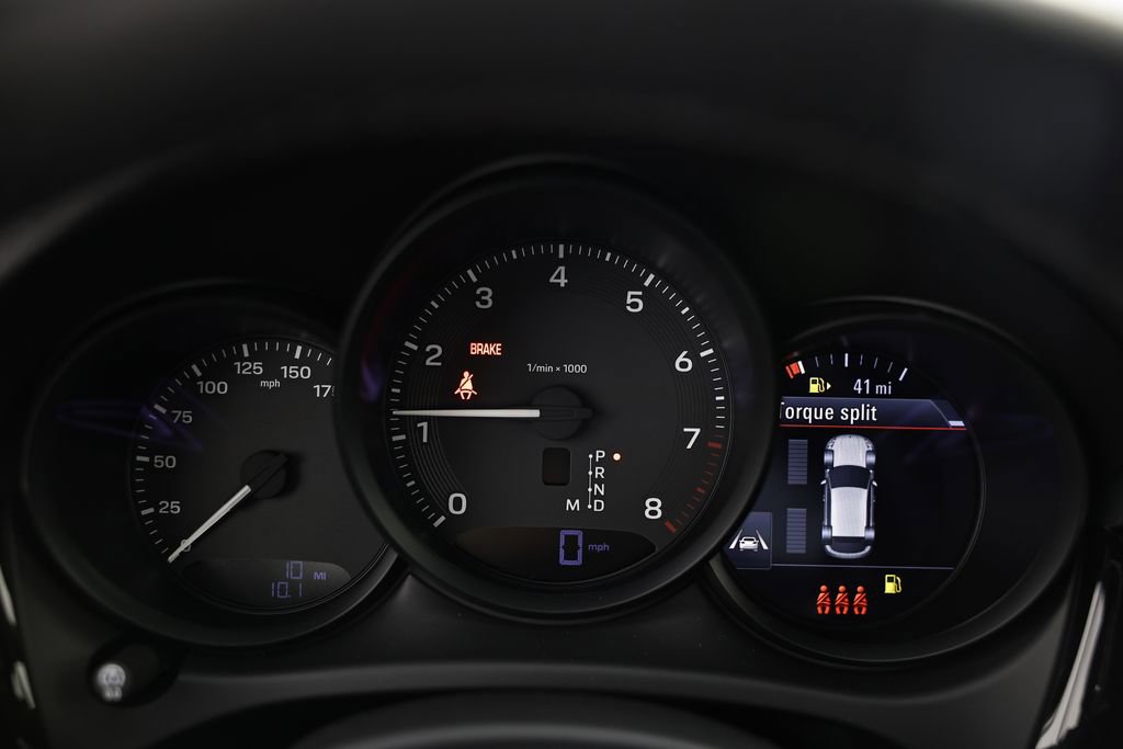 New 2026 Porsche Macan AWD/4WD image 34