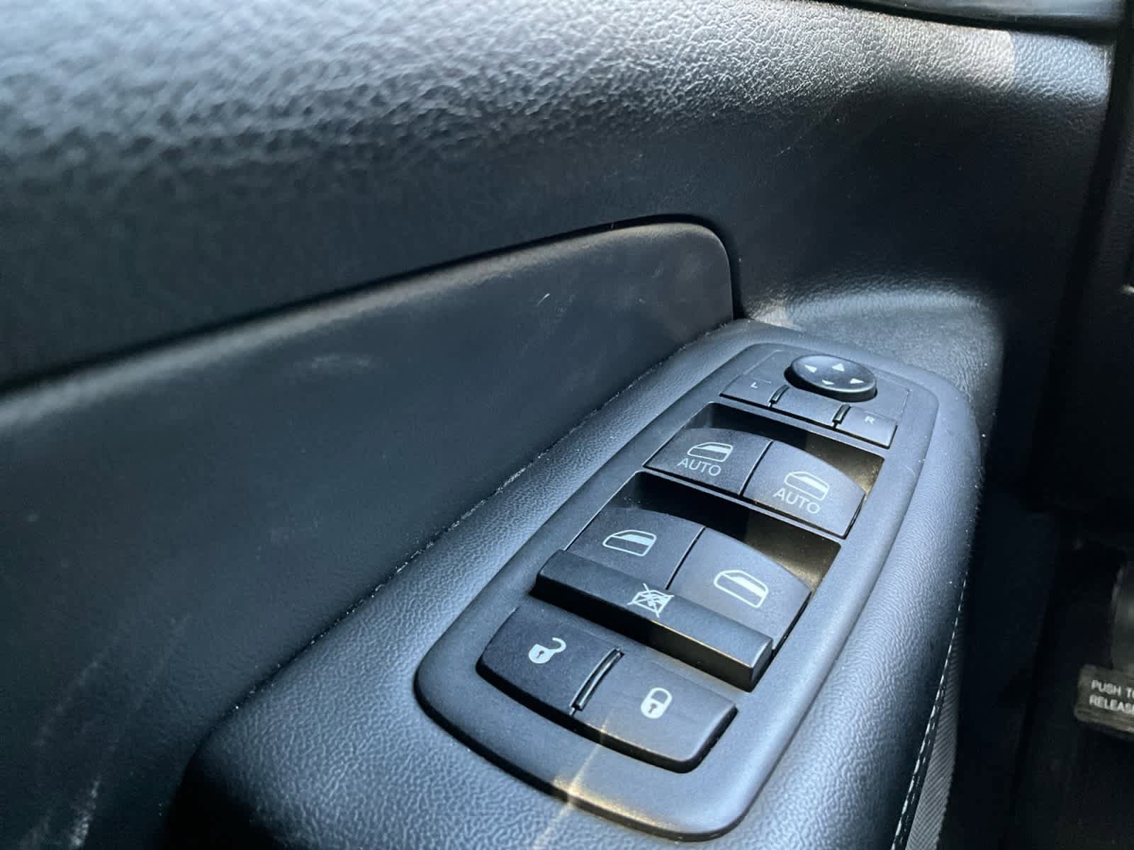 Used 2020 Jeep Grand Cherokee Altitude AWD/4WD image 21