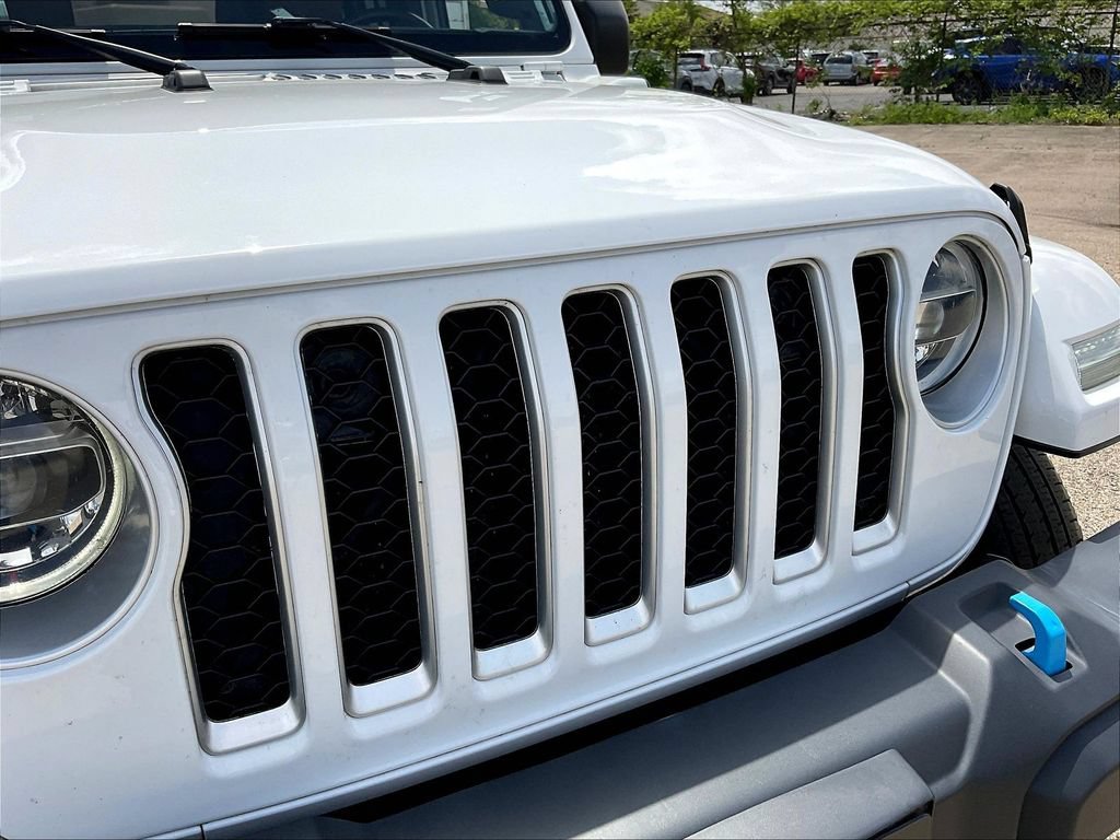 Used 2022 Jeep Wrangler Unlimited Sahara w/ Cold Weather Group AWD/4WD image 30