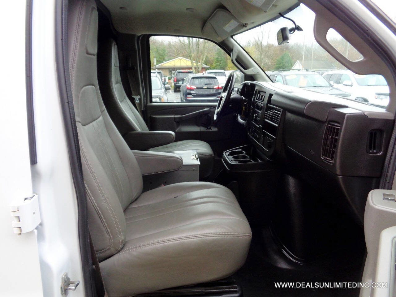 Used 2019 Chevrolet Express 2500 w/ Driver Convenience Package image 25