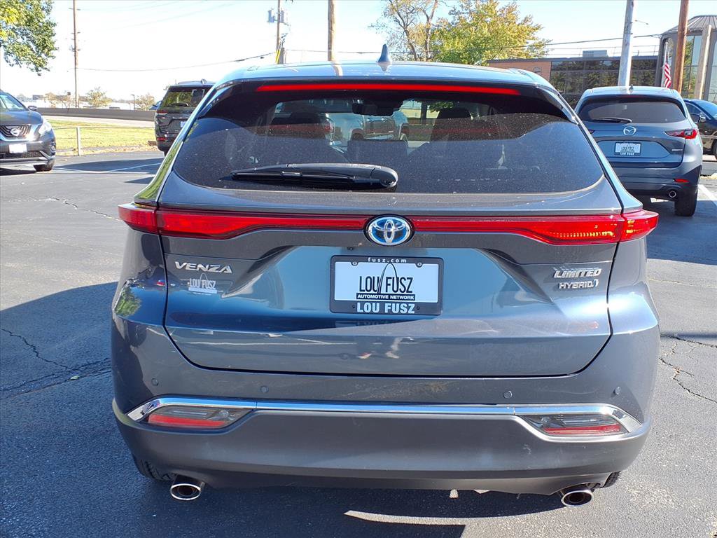 Used 2021 Toyota Venza Limited image 24