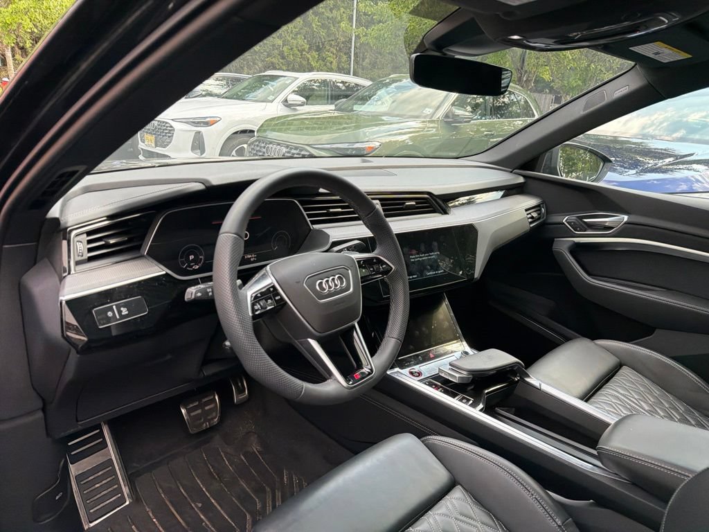 Used 2024 Audi SQ8 e-tron Premium Plus w/ Black Optic Package AWD/4WD image 5