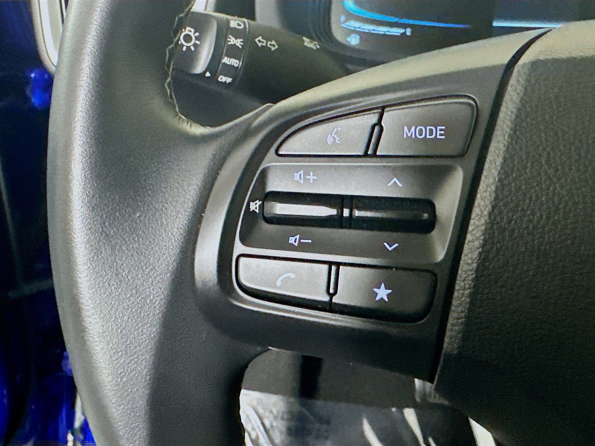 Used 2025 Hyundai Venue SEL FWD image 16