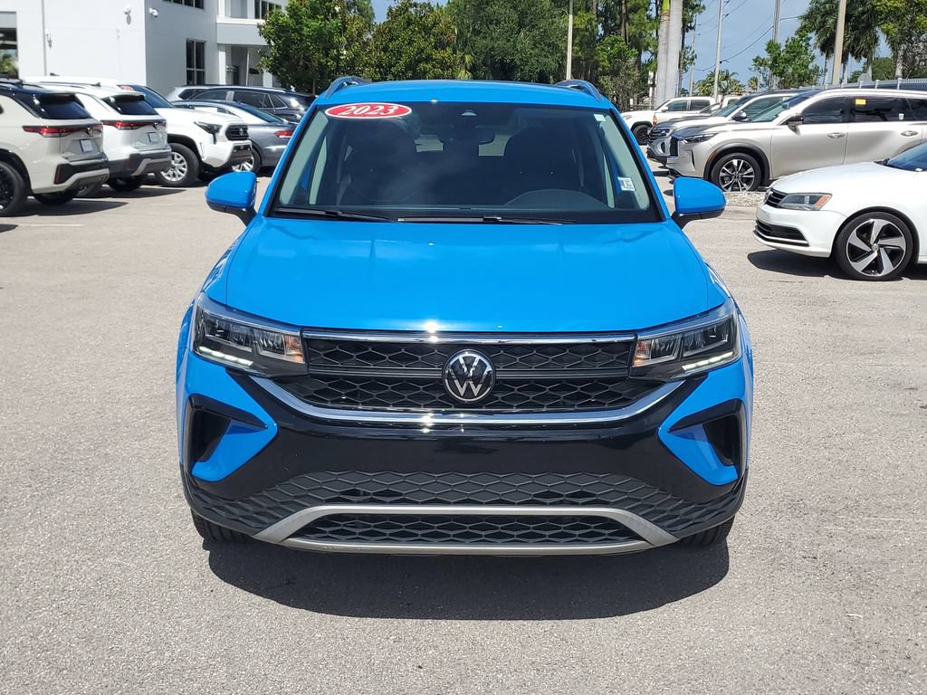 Certified 2023 Volkswagen Taos SE w/ Black Wheel Package FWD image 10