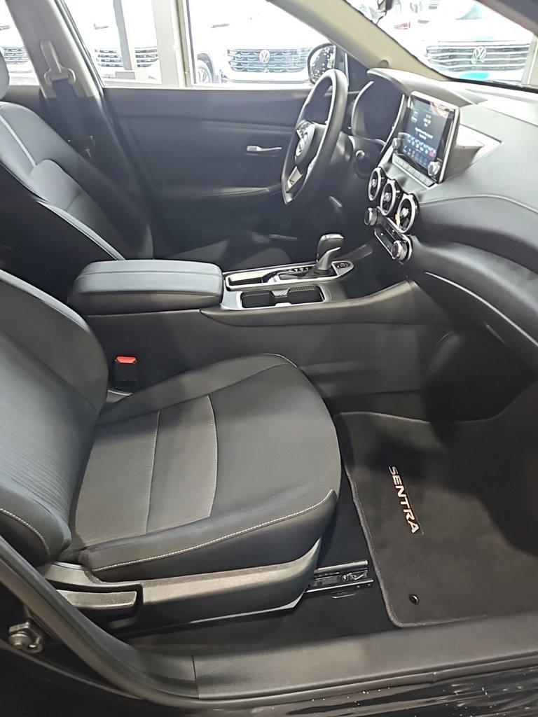 Used 2025 Nissan Sentra SV image 13
